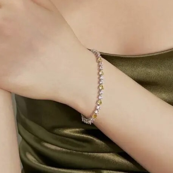 11ct Canary Heart Tennis Bracelet - Picture 7 of 9